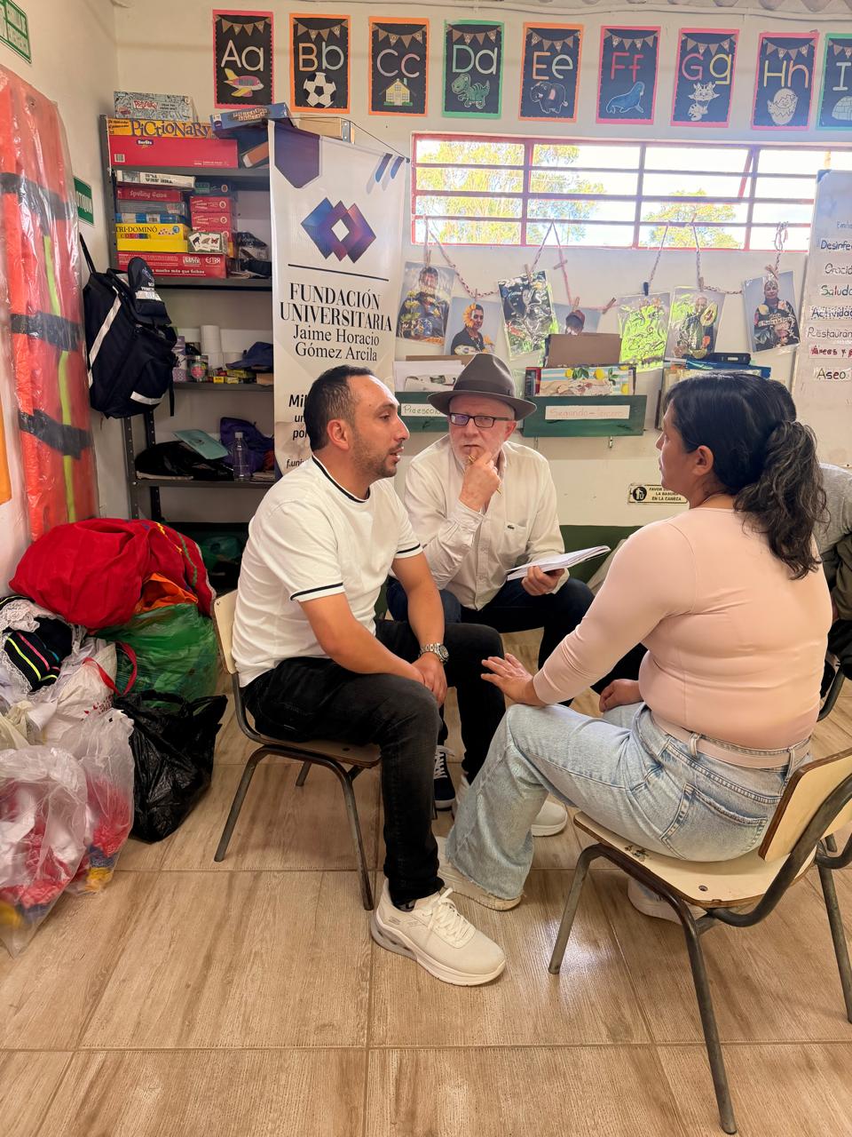 Estudiantes reunidos en una actividad académica